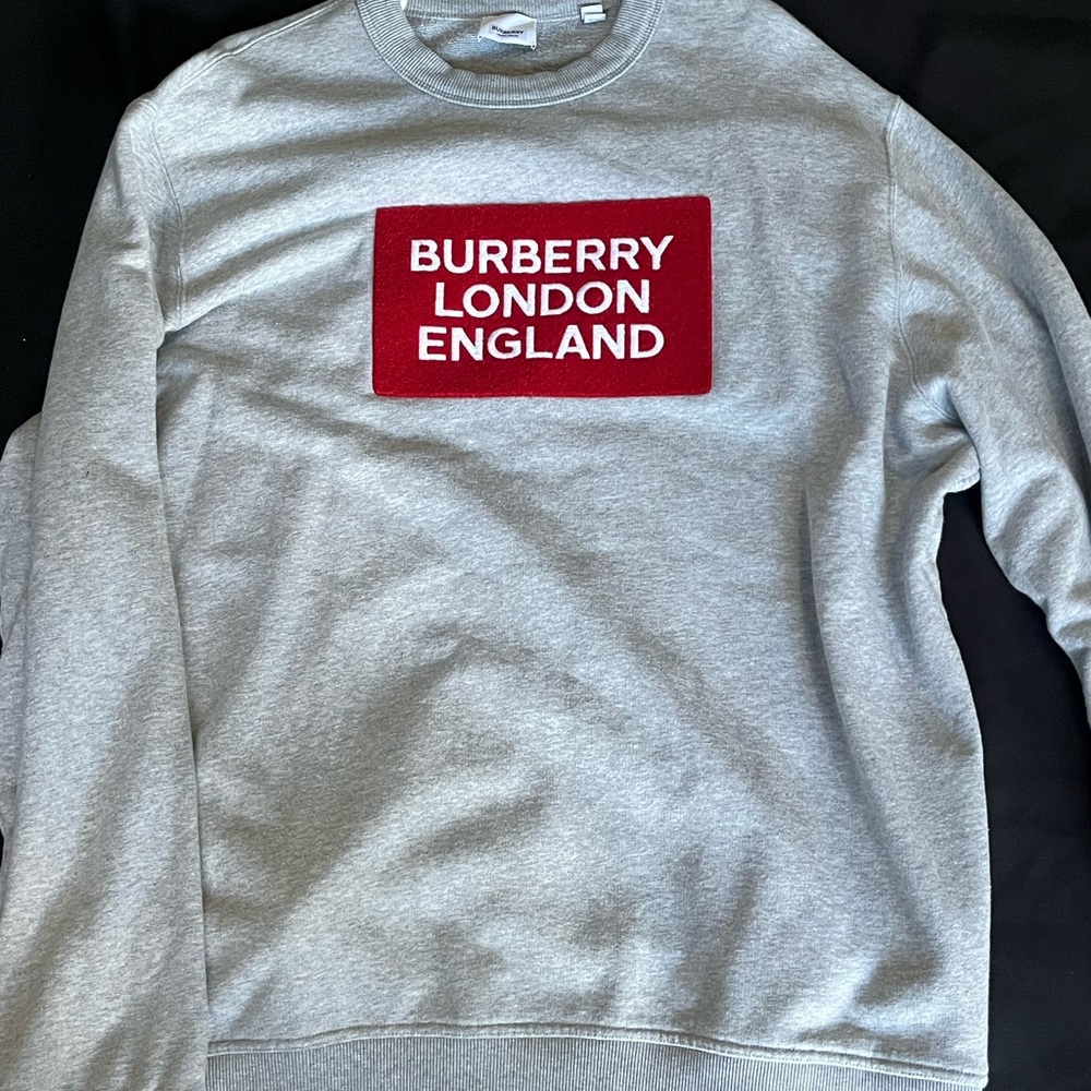 Burberry Light Gray Crewneck with Red Patch